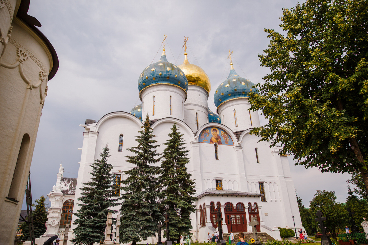 Какой Российский город с 13 века славится Золотой вышивкой по материи?