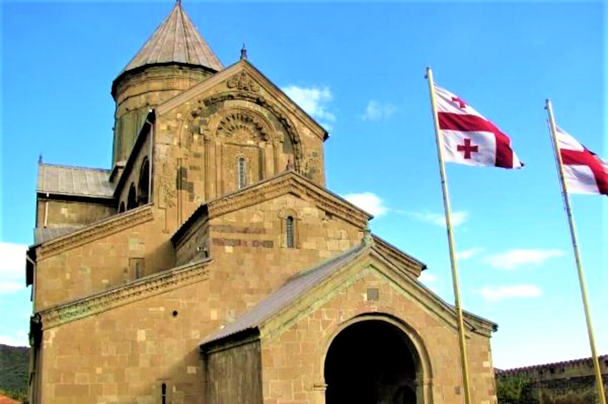 Поездка в грузию 2024. Церковь Анчисхати в Тбилиси. Крепость Манави Грузия. Ванкского собора в Тифлисе.